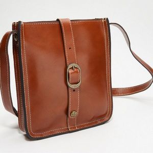 PATRICIA NASH Venezia Leather Crossbody Pouch✨